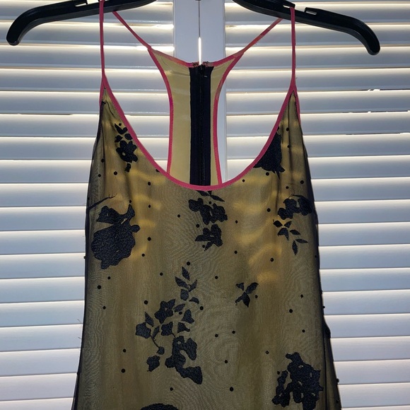 Neil Bieff Gown - Picture 4 of 6